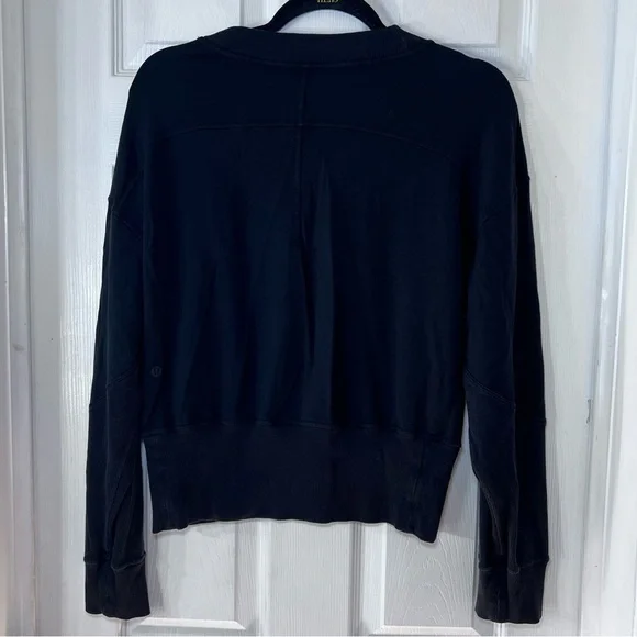 Lululemon Black Long Sleeve Sweatshirt Size 8‎ - Picture 2 of 8